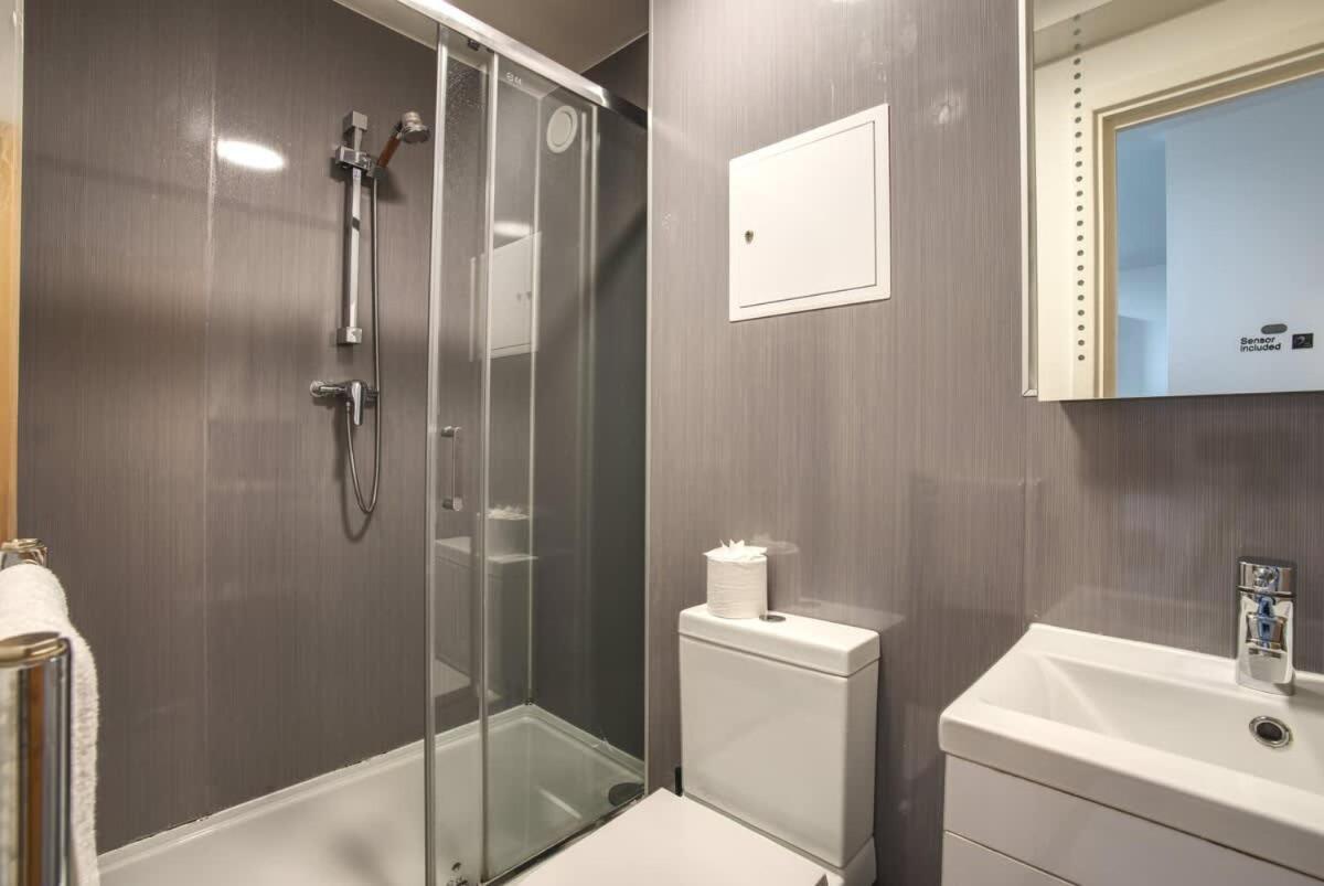 2Br City Centre Apt, Self Check In, Wifi, By Derbnb Sheffield Ngoại thất bức ảnh